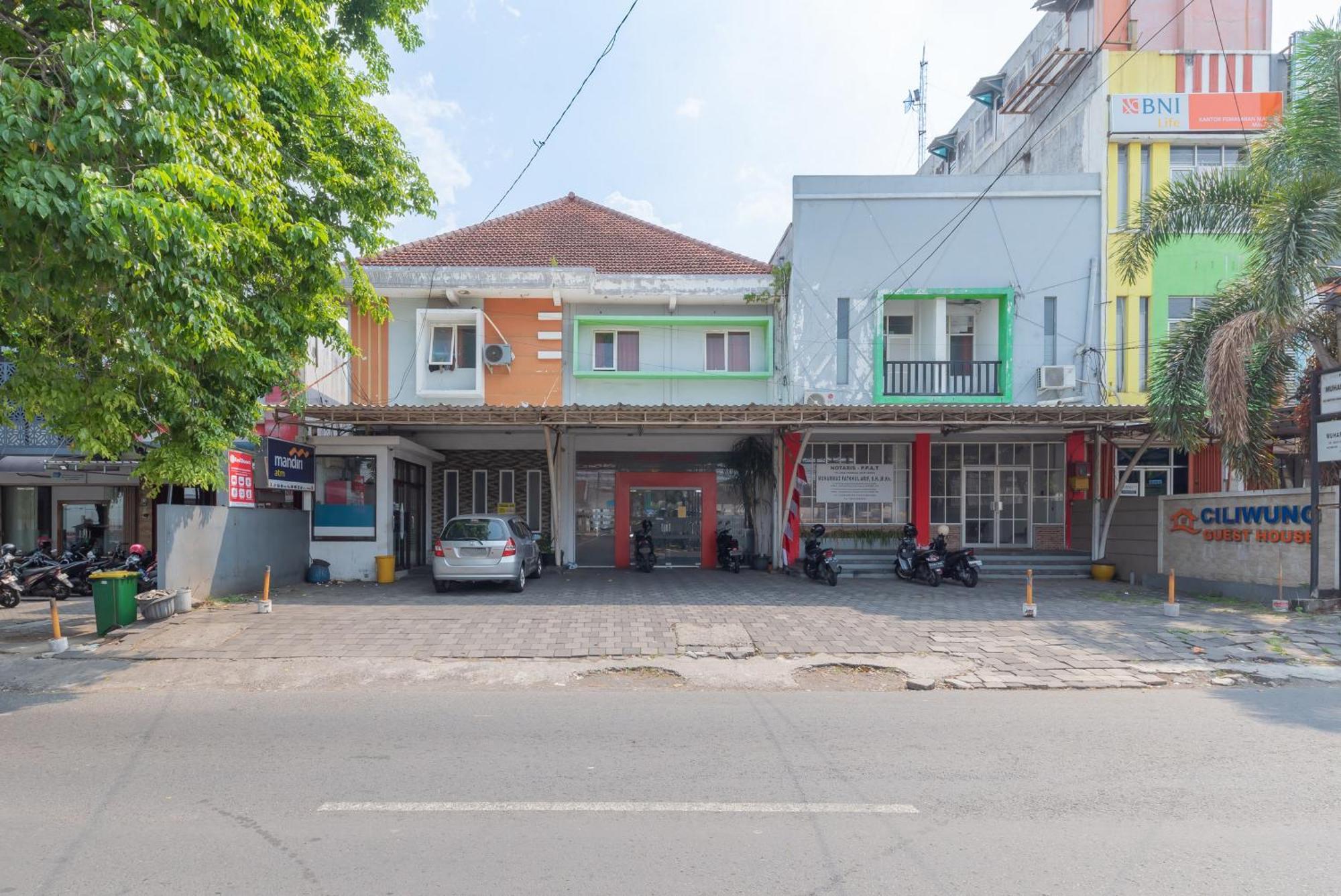 Reddoorz At Ciliwung Guest House Syariah Malang Exterior photo