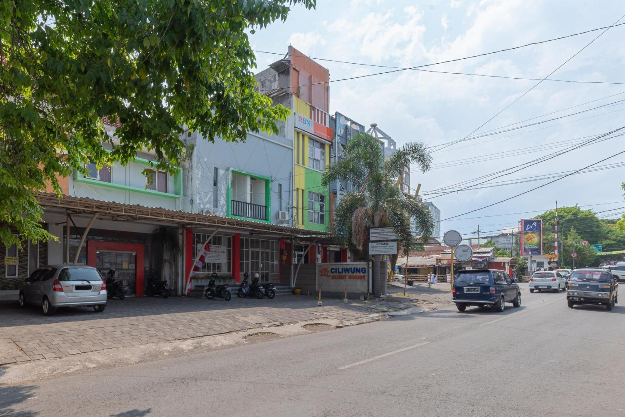 Reddoorz At Ciliwung Guest House Syariah Malang Exterior photo